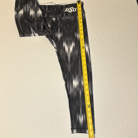 Chicka-D Women's Oklahoma State University Capri Leggings Size Medium EUC - Picture 8 of 8